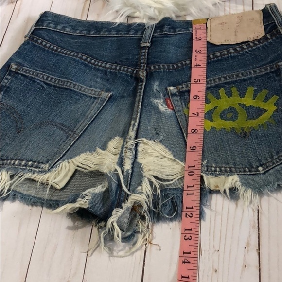 Levi’s custom up cycled shorts size 28 - Picture 11 of 12
